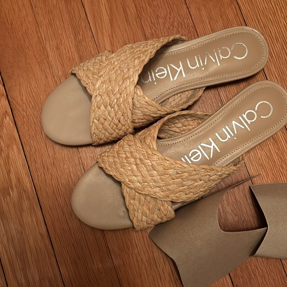 Calvin Klein straw upper flats ( Women’s 9M)